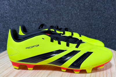 Adidas Predator  Club FxG Men Size 10, Women 11, Yellow/Blk Soccer Cleats NIB