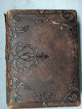 Victorian/Edwardian Leather Photo Album With 17 Photos