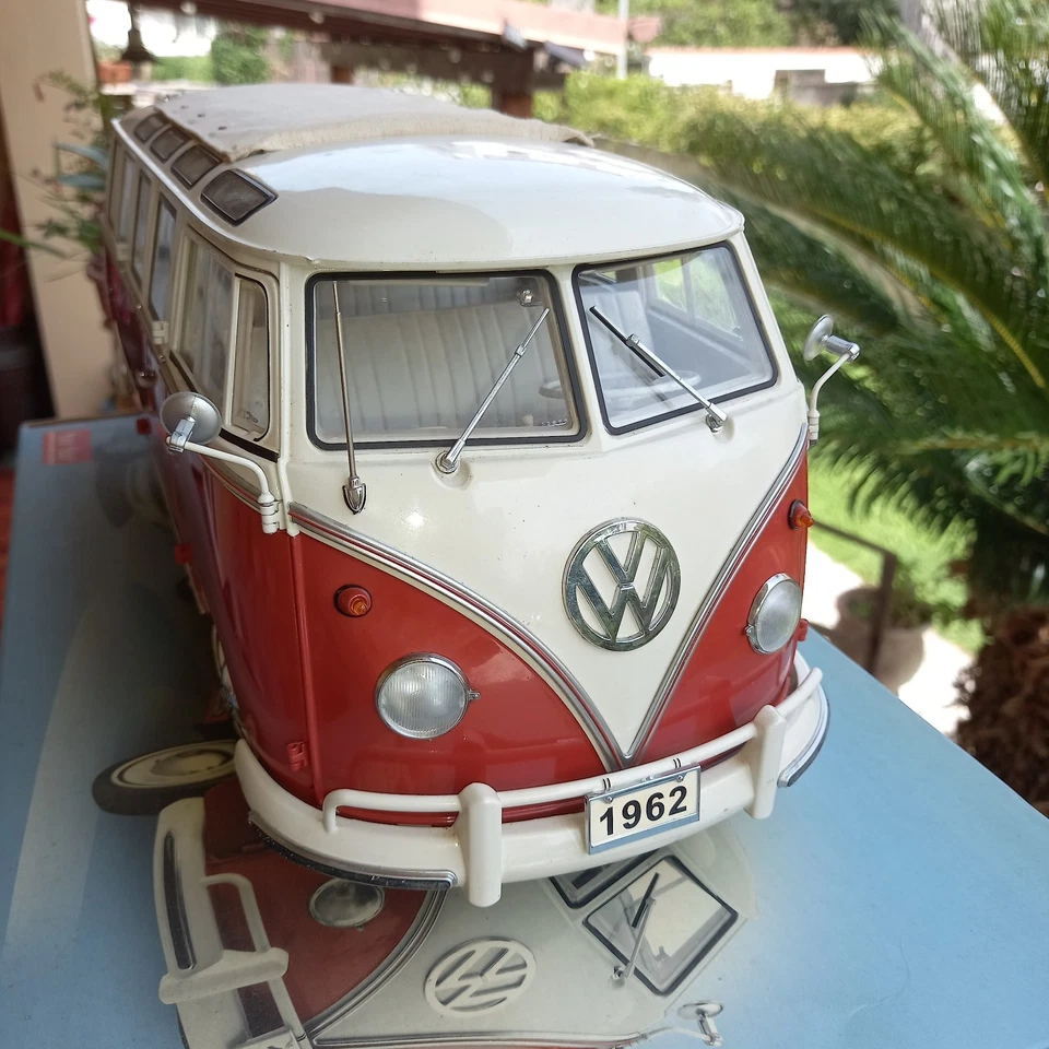 Sun Star  5071  VW 1962 Volkswagen Samba Bus 1:12 - Immagine 2 di 4
