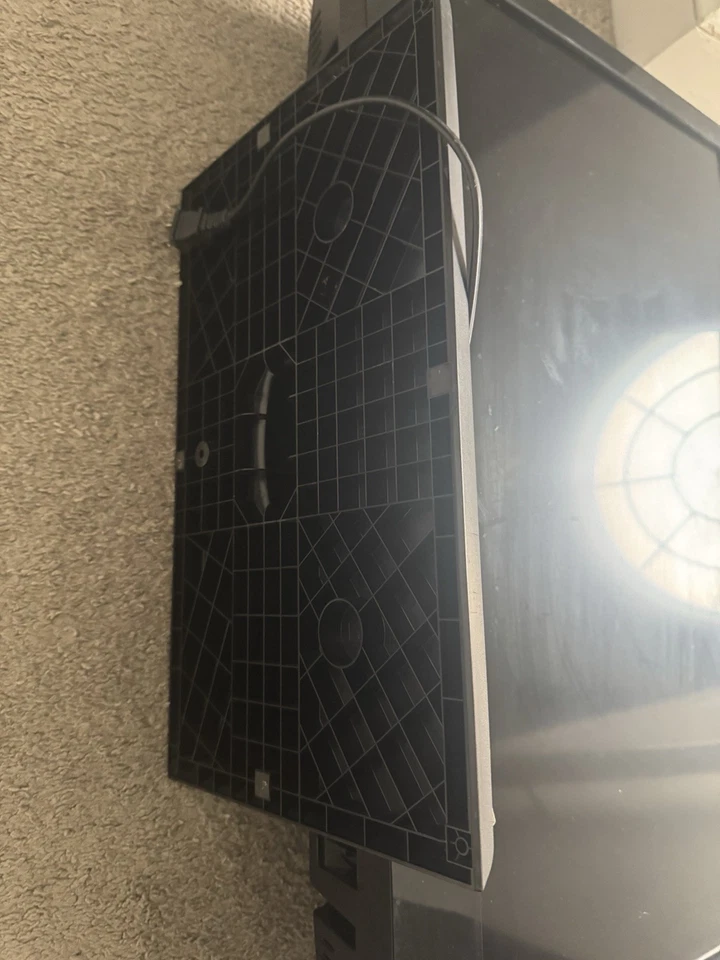 Emerson LED TV 30 Inches - Image 3 of 4