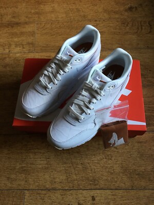 Nike Air Max Women's Yours Tawny Rub Away Size UK EUR 40