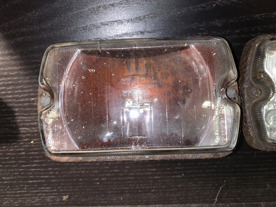 Lentes MASERATI 425 BITURBO originales de luz puntual/niebla para restauración 1988 Foto 3 de 4