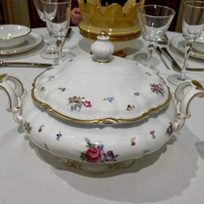 Hutschenreuther Selb Bone China Mayfair 7619 White Covered Vegetable Tureen