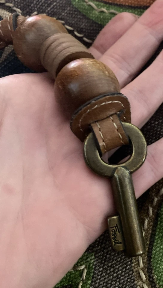 Bolso Bandolera Fossil Vintage Floral Tachonado Con Llave Boho Hippie Foto 2 de 4