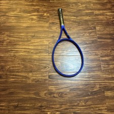 This Is Tennis Racket. This are V5 Version Wilson Racket. 280 Kg, 100L. 16 X19.