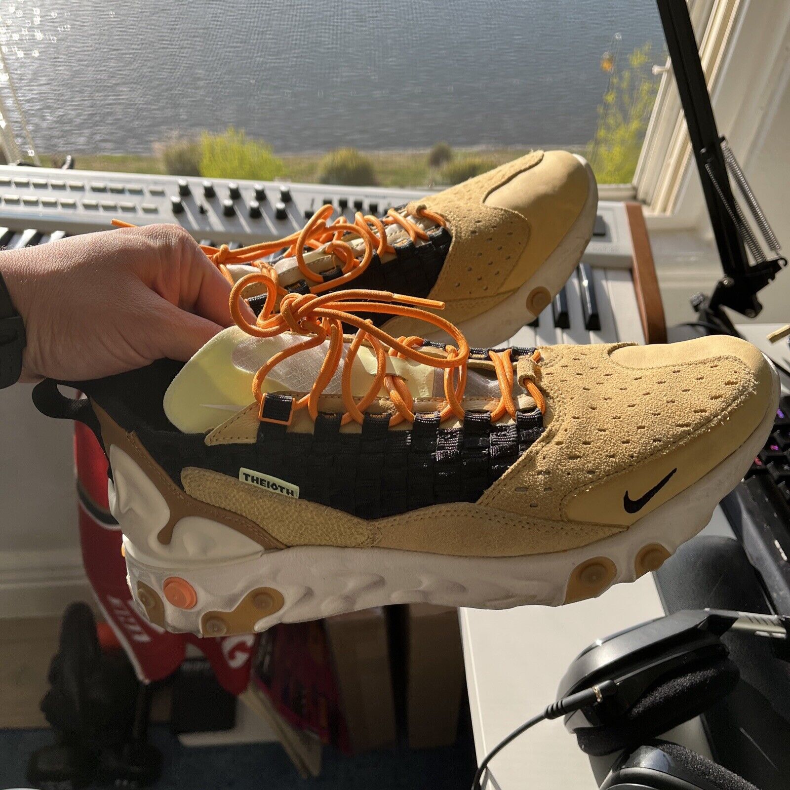 Nike React Sertu Club Gold AT5301-700 Theioth