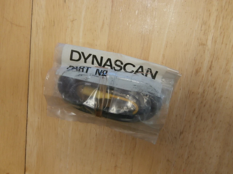 B&K DYNASCAN 2501F MIC CONNECTOR TO 2 MINI ALLIGATOR CLIPS TEST LEAD,NOS - Image 3 of 4