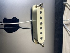 Fender Noiseless Pickup.
