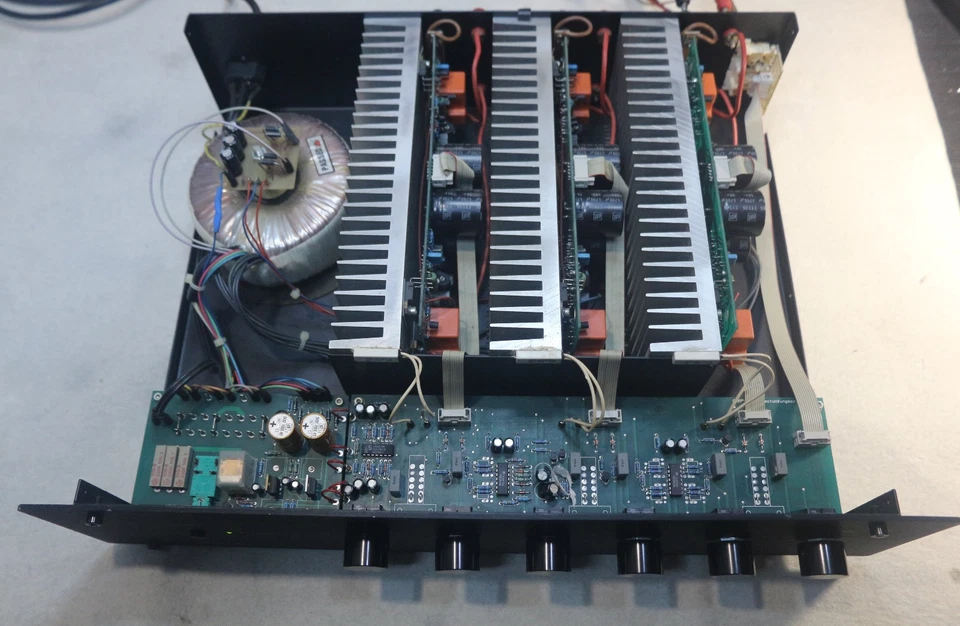 Restek Multi Amp 6 Kanal - Bild 2 von 4