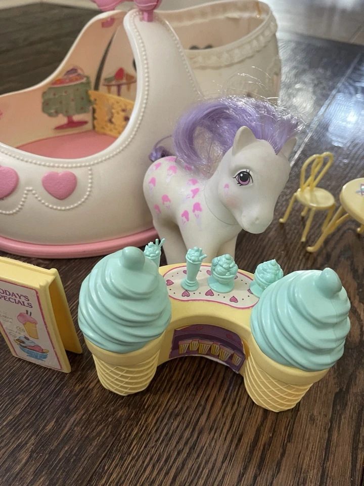 DE COLECCIÓN 1987 MY LITTLE PONY SCOOPS ZAPATILLA DE SATÉN SWEET SHOPPE JUEGO DE HELADOS Foto 2 de 4