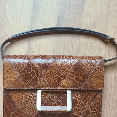 LANCEL sac porté épaule cuir marron effet croco, quincaillerie dorée, poche int. - Photo 1/4