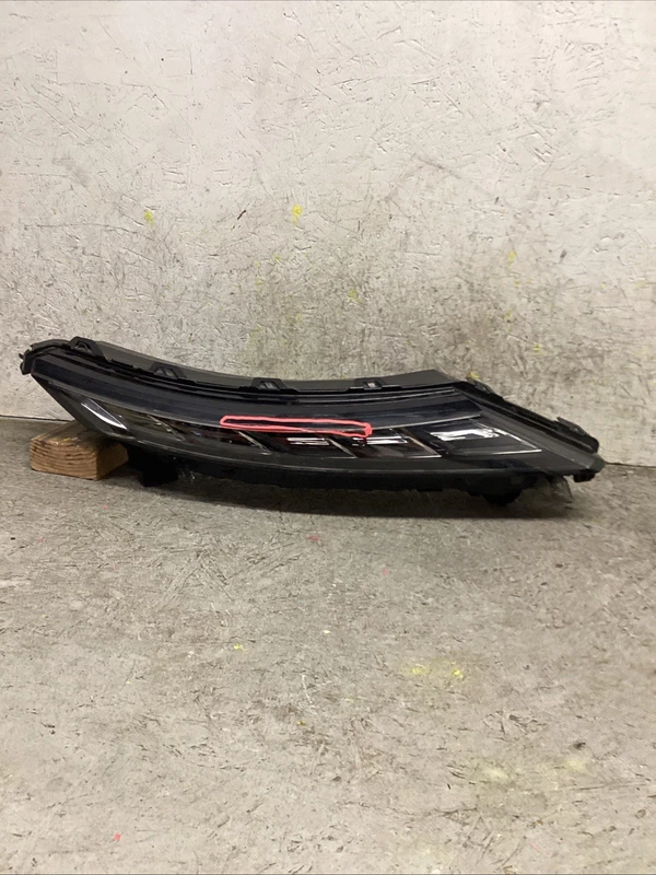 2022-2025 MITSUBISHI OUTLANDER RIGHT RH PASSENGER SIDE DAYTIME RUNNING LIGHT OEM