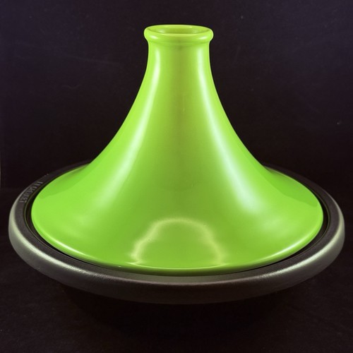 Le Creuset Enamel Cast Iron 2.5qt Tagine Excellent Condition Kiwi Color RETIRED