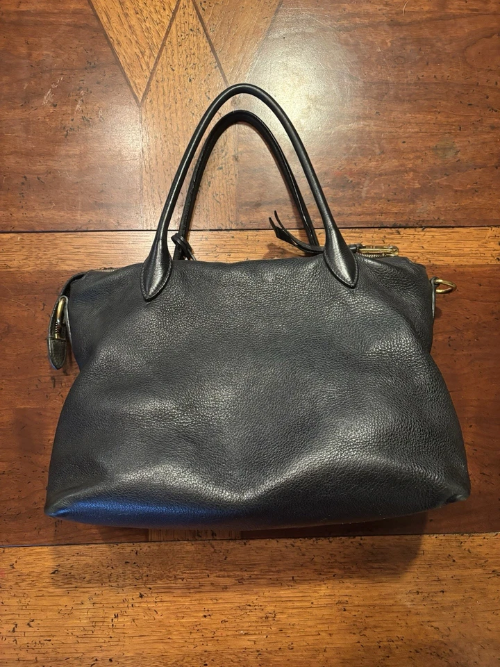 Женская черная кожаная сумка-тоут Prada Vitello Daino - Изображение 2 из 4