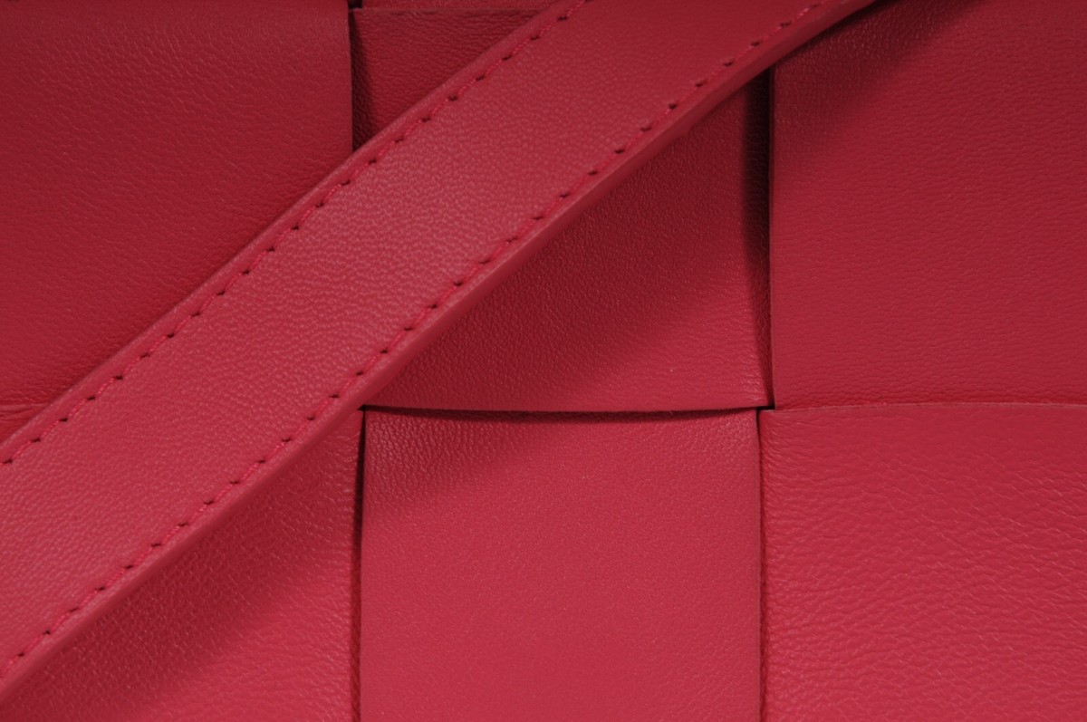Bottega Veneta Womens Intrecciato Extra Mini Cassette