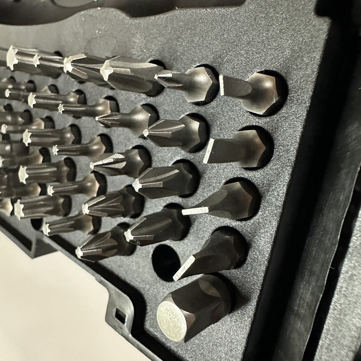 NEW Tactix 71 Piece Premium Screwdriver & Bit Set in a