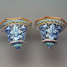 Majolika 19. Jahrhundert Faiencerie De Gien Renaissance Revival Wandlampen.