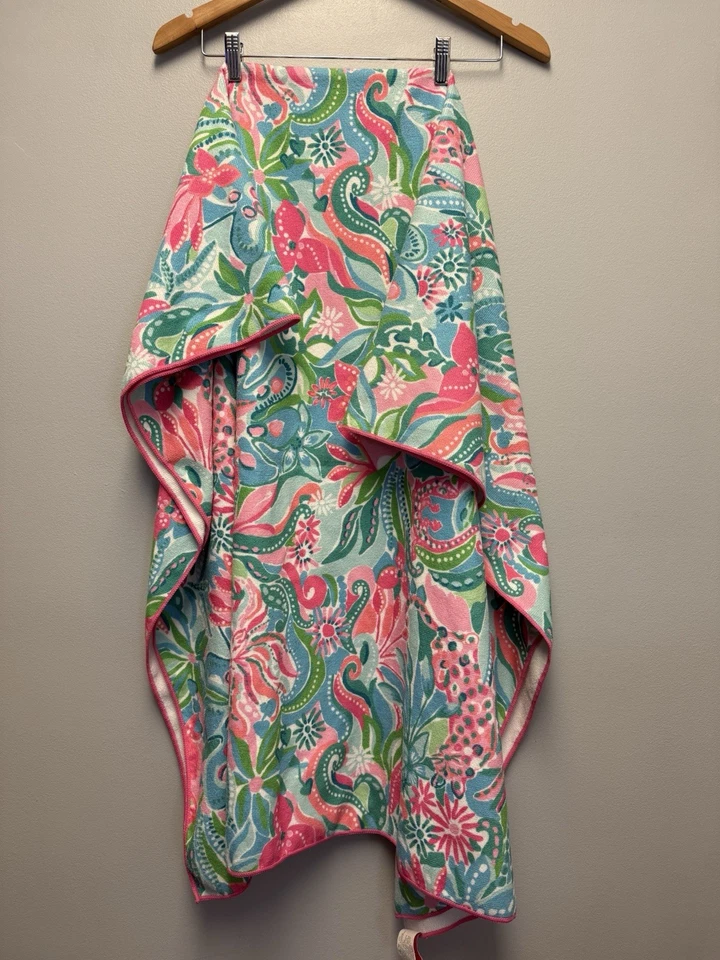 Lilly Pulitzer 沙滩毛巾 Golden Hour 热带超细纤维休闲游泳 40 x 72 — 第 2/3 张图片