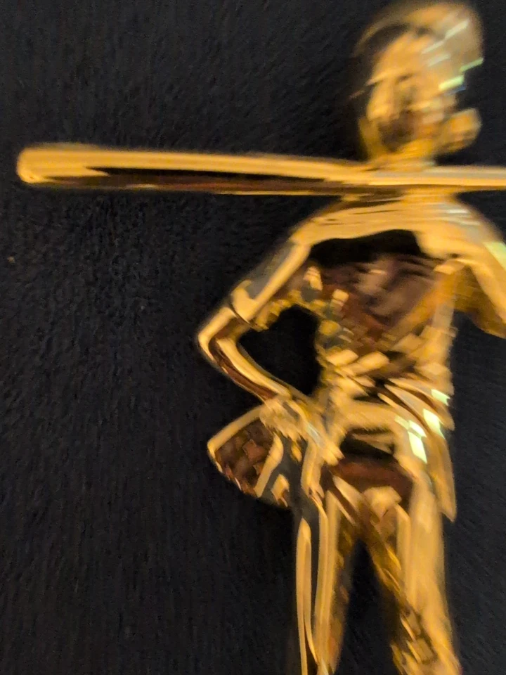 Figura Heartland Golden Bat Boy Foto 2 de 3