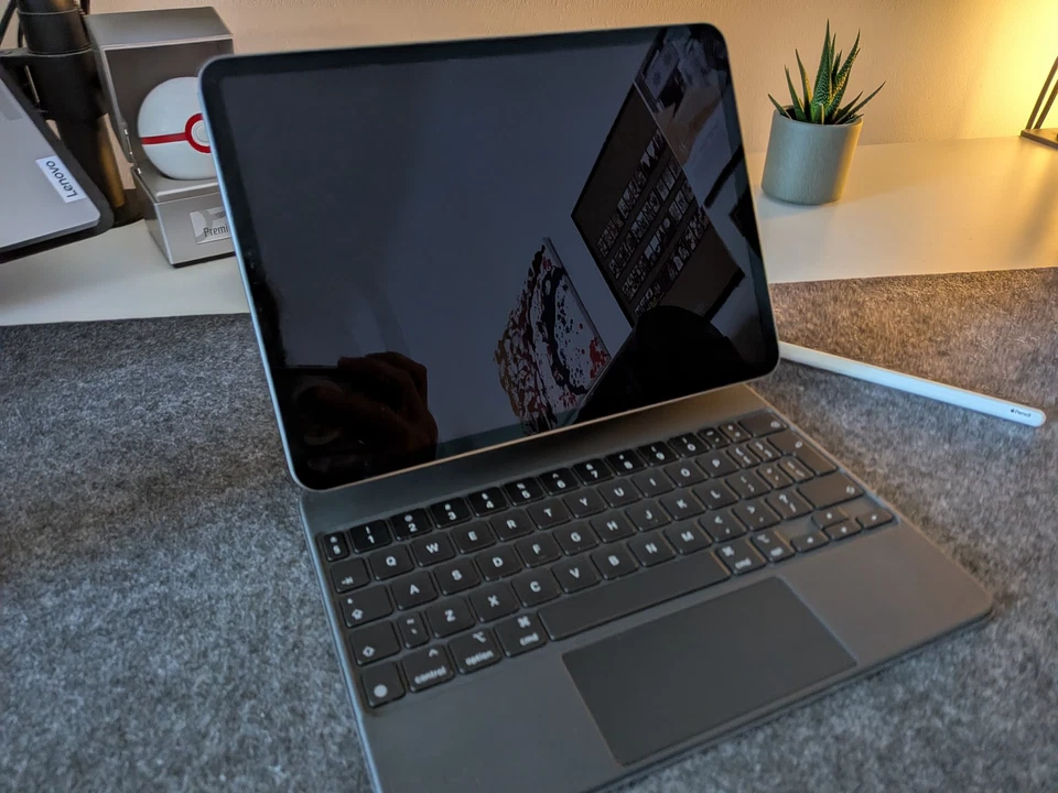 Apple iPad Pro 11 2018 64GB, Wi-Fi, 11" + Apple Pencil (2. Gen) + Magic Keyboard