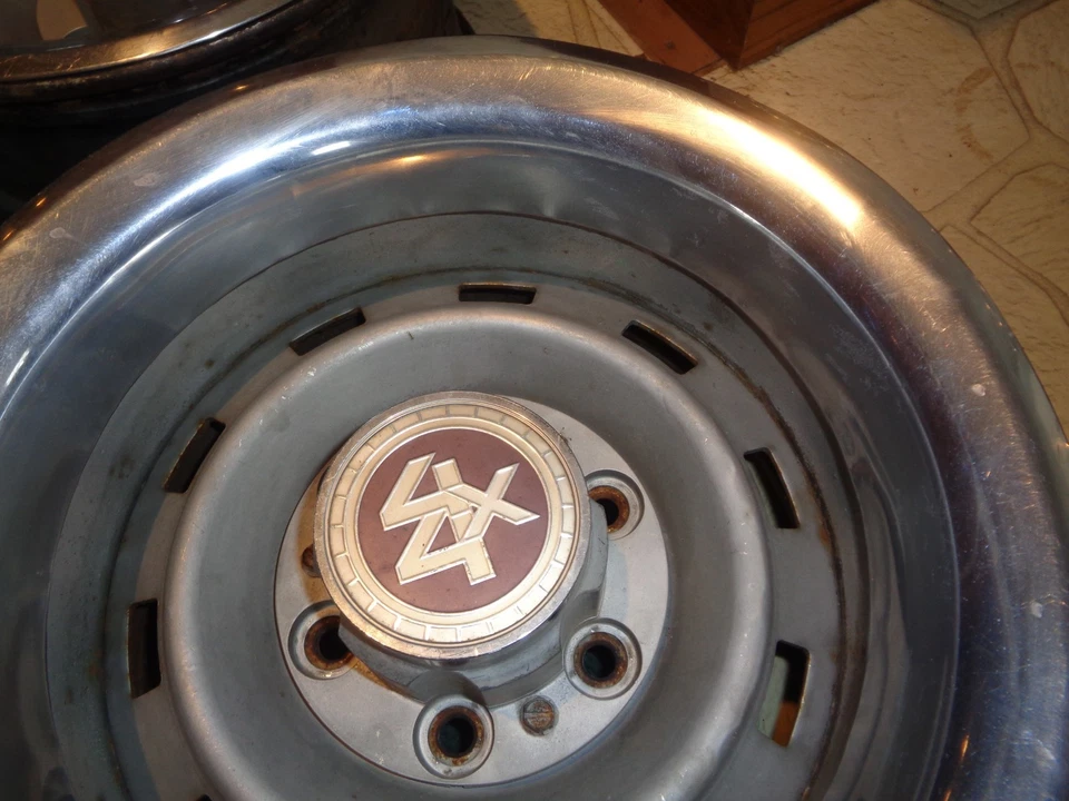 Camioneta pickup Chevy C10 1973-87 4x4, llantas de rally 15X8 6 orejetas 4X4 (juego de 4) GMC Foto 2 de 4