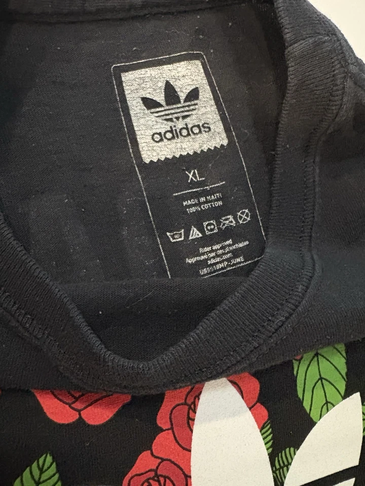 Camiseta Adidas Niños Jóvenes Manga Larga Talla XL Rosas Con Diseño Jersey Espalda Foto 2 de 4