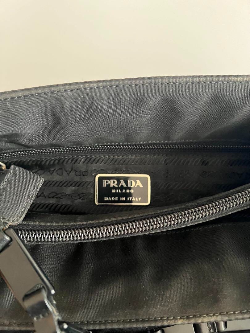 PRADA SS1998 Stitch Hand Bag Vintage Design Stylish & Chic PRADA SS1998 Stitch Hand Bag Vintage Design Stylish & Chic