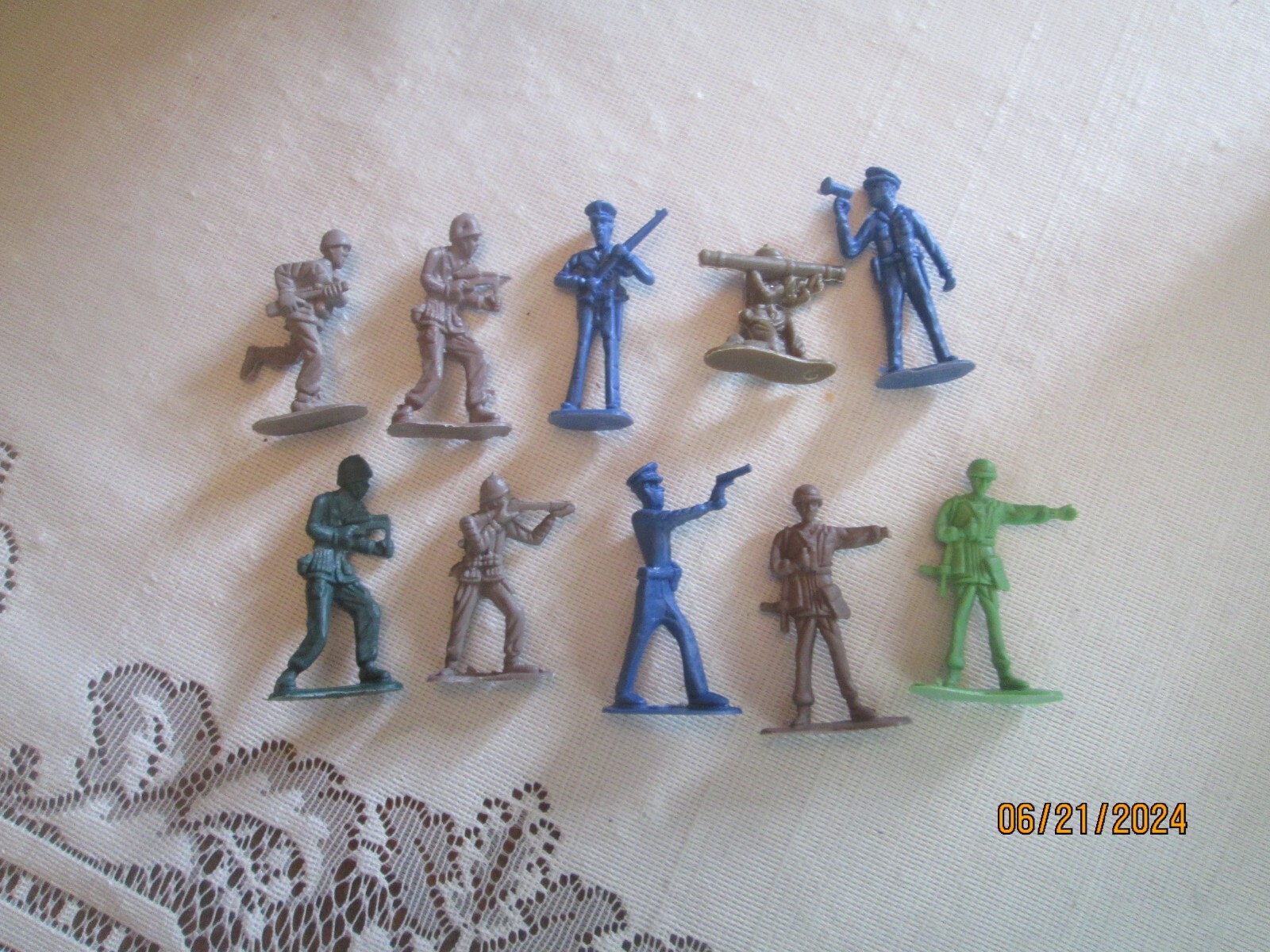 Lot 270 Greenbrier International Plastic Army Men Soldiers Military Figures