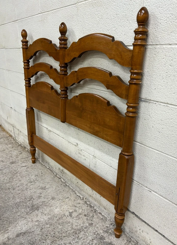 Cabecero estilo colonial tamaño doble arce nuez moscada reliquia Ethan Allen vintage Foto 4 de 4