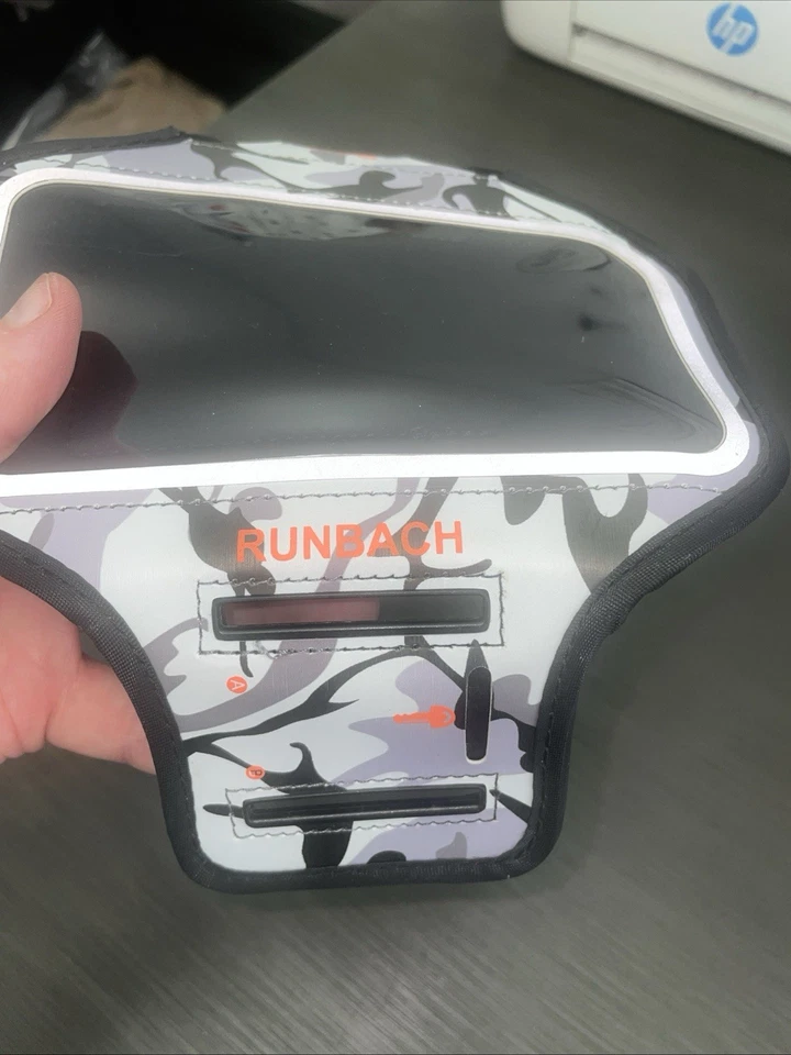 Runbach Universal Camo Phone Armband/ Arm Band Sleeve/ Phone / Key /Card Holder - Image 4 of 4