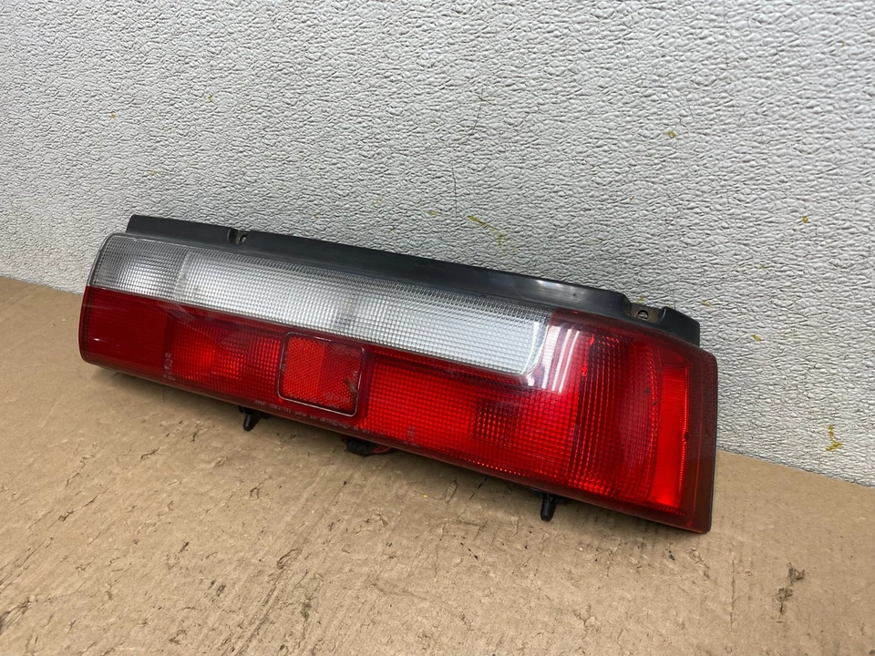 Luz trasera derecha derecha hatchback Suzuki Swift 1991 a 1994 2 puertas Q3550 Foto 2 de 4
