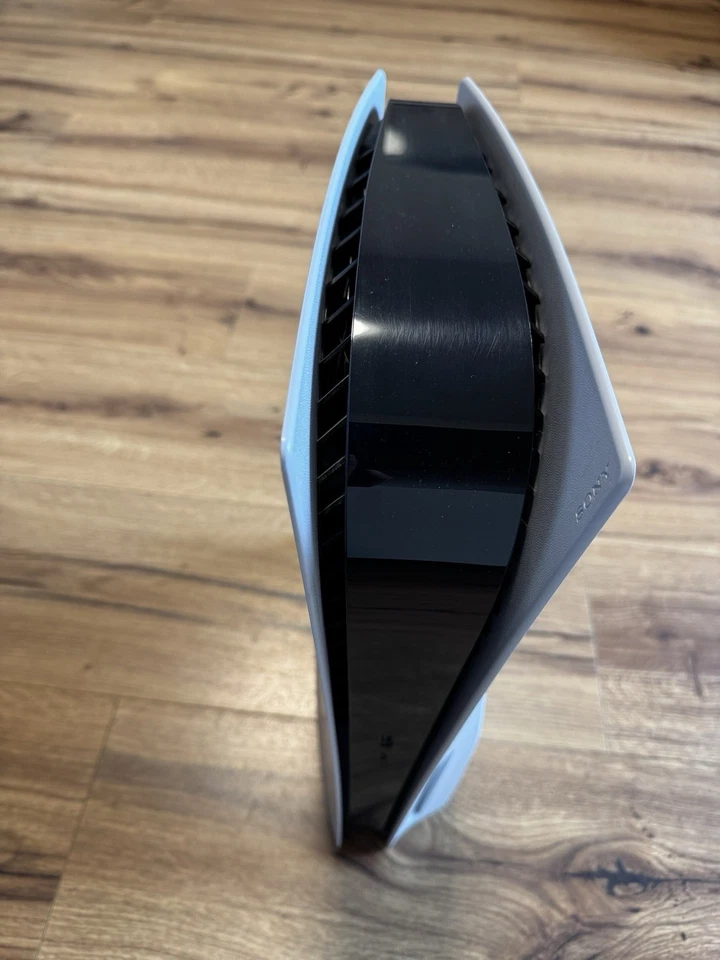 Sony PlayStation 5, foto 4 di 5