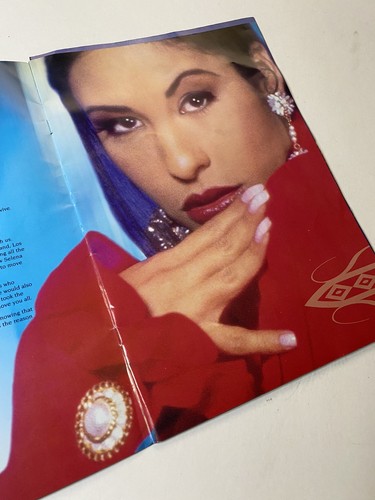 Selena Quintanilla Perez RARE Vive! Tour 2005 Concert Program Read Description - Picture 16 of 16