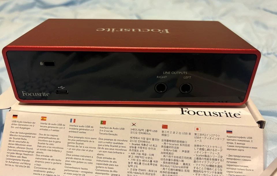 Focusrite Scarlett 2i2 3rd Generation USB-C Audio Interface *Excellent Condition - Image 3 of 3