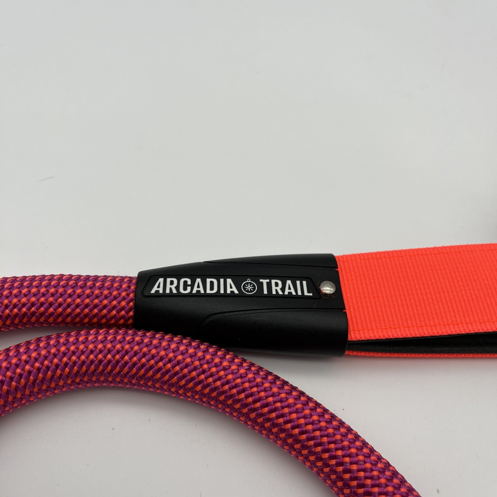 New w/ Tags Arcadia Trail Paracord Durable Nylon Dog Leash 4 ft Pink