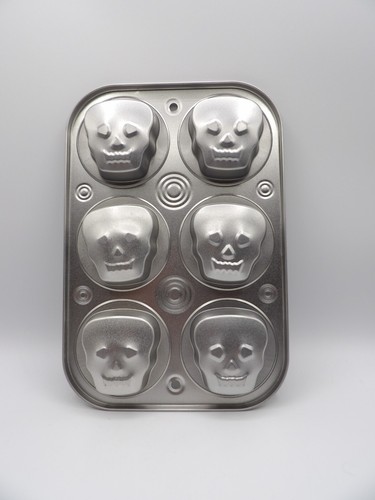 Halloween Sugar Skull Shaped Aluminum Muffin Cupcake Pan Mold - Picture 2 of 7