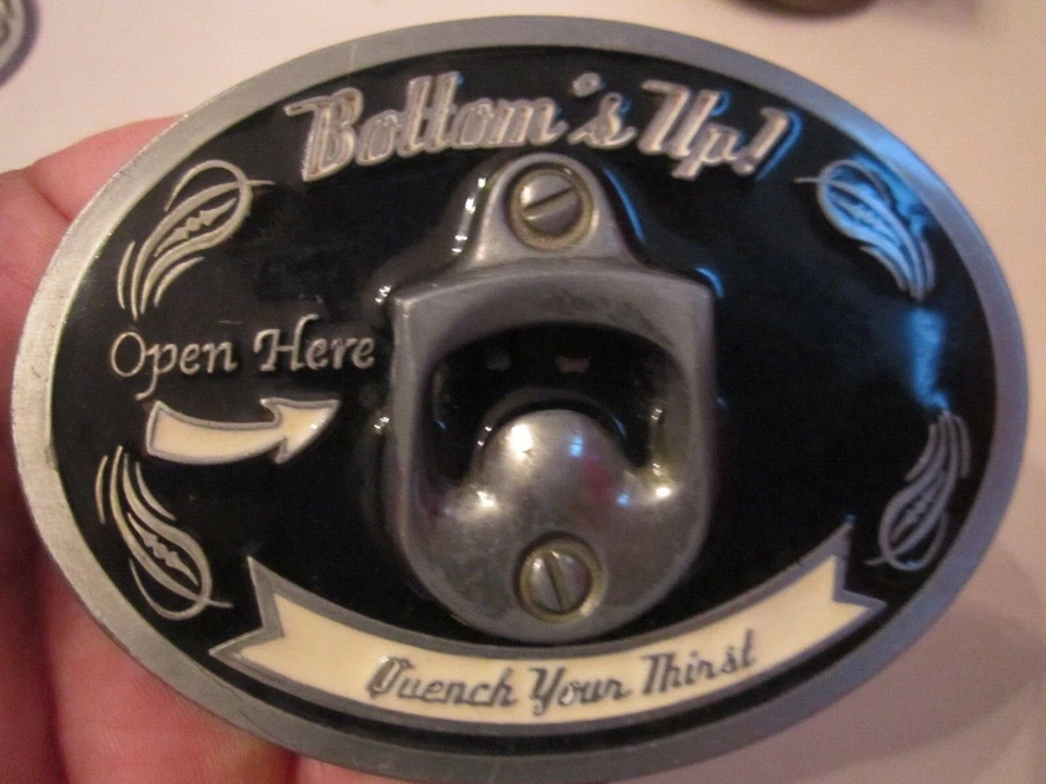 VINTAGE BOTTOM'S UP QUENCH YOUR THIRST BELT BUCKLE BUILT IN BOTTLE OPENER GW-9 - Image 2 of 4