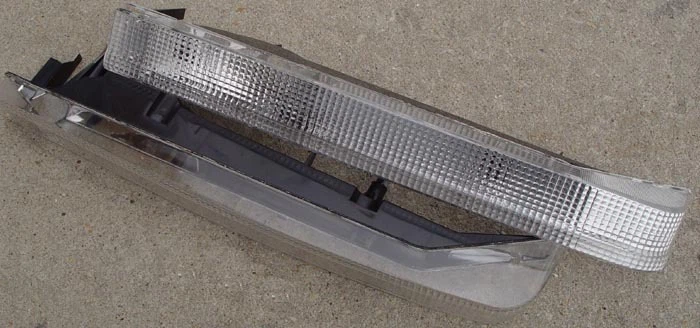 VOLVO 740 1983-89 760 1985-86 FRONT TURN SIGNAL LIGHT SET OF 2 NEW - Image 1 of 4
