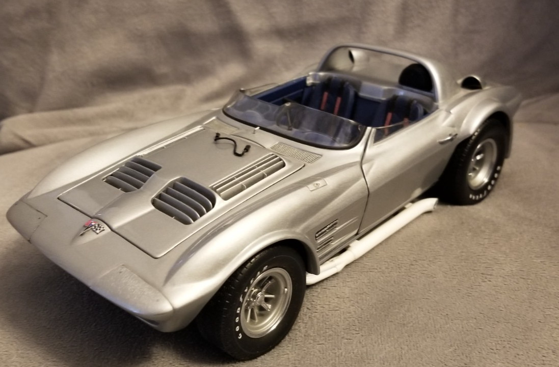 1963 Corvette Grand Sport Roadster silber 1/18 Exoto Racing Legends #A0184