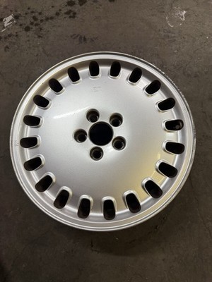 #70212 99-03 VOLVO 80 SERIES OE USED WHEEL ''SCRATCHES'' 17'' 94513470 ''CANOPUS''
