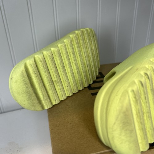 Adidas Yeezy Slide HQ4116 Green Glow Kids Size 9K - Picture 7 of 7