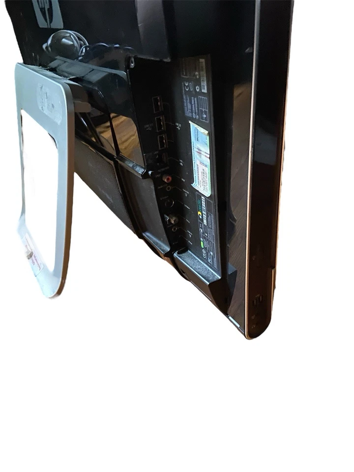 PC de escritorio HP Touchsmart IQ804T (leer descripción) Foto 3 de 4