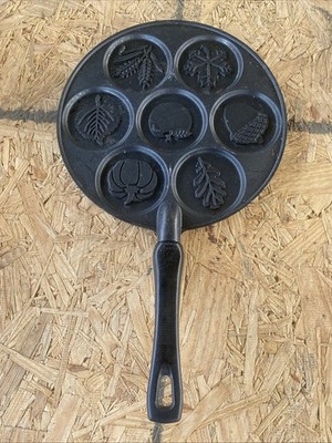 New Nordic Ware Holiday 7 Different Cakes Pancake Pan   USA Made