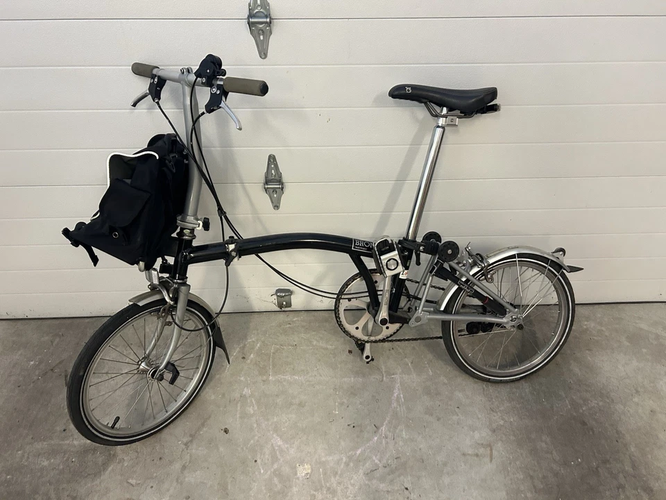 brompton folding bike 2 Speed With Bag And Cover - Image 1 of 4
