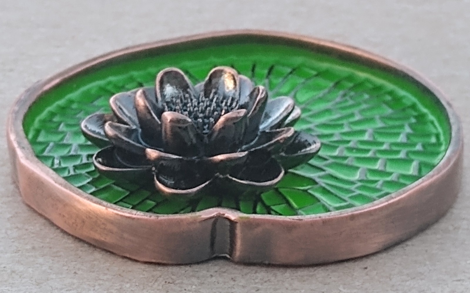 Victoria Amazonica 3D Geocoin - RE3 Antq Cppr - Activated & Adoptable - TB7RYCZ