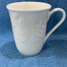 Set of 4 Wedgwood Bone China Strawberry & Vine White Tall Mugs England 1988 — photo 3