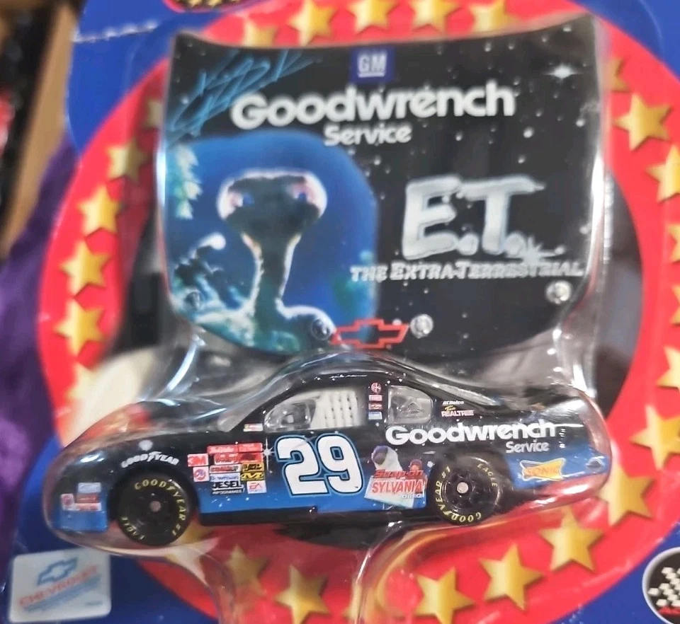 Литой автомобиль Winners Circle Goodwrench ET The Extra-terrestrial 1:64 - Изображение 4 из 4
