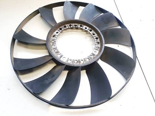 Volkswagen Passat 1999 Fan Blade 058121301b, Genuine #2618735-83