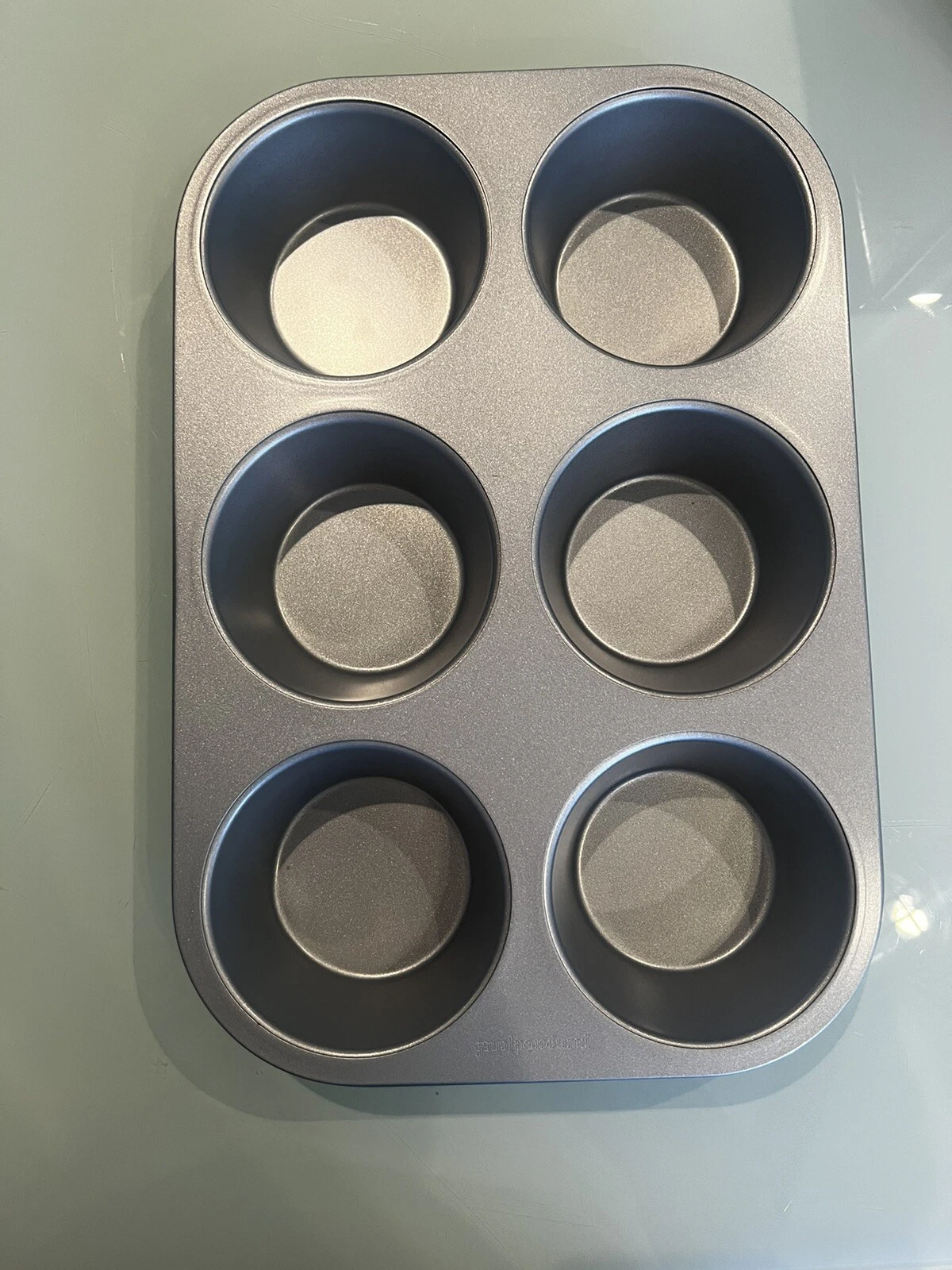 The Pampered Chef Large Muffin Pan NEW #100595 - Quick Shipping!