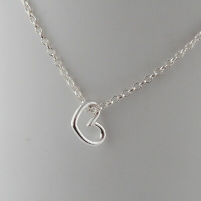Schwebendes Herz Anhänger Sterlingsilber Tiny Love Handarbeit 16 Zoll Halskette